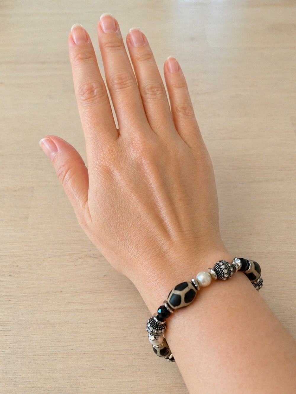 Black & White Beaded Bracelet with Pearls | Silver Tone | Adjustable Chain